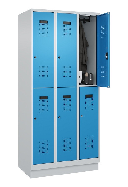 C+P Doppelstöckiger Spind Evolo PLUS, mit Sockel, 6 Fächer, 1950x900x500mm, 7035, Frontfarbe RAL 5012 Lichtblau, Zylinderschloss, 049320-30 S10034
