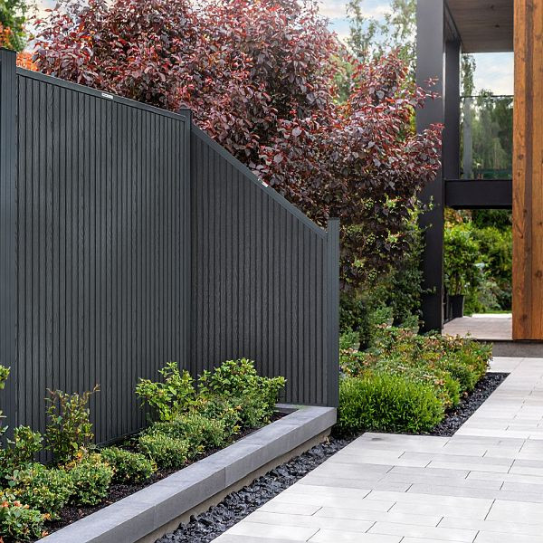 HOME DELUXE WPC Sichtschutzzaun Schrägelement CALLADO PREMIUM Vertikale Paneele, Höhe: 185 cm, 71807