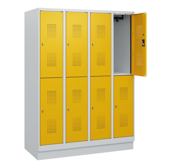 C+P Doppelstöckiger Spind Evolo PLUS, Sockel, 8 Fächer, 1630x1200x500mm, 7035/10, Frontfarbe RAL 1004 Goldgelb, Zylinderschloss, 0493205-40 S10019
