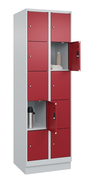 C+P Schließfachschrank Evolo PLUS, mit Sockel, 10 Fächer, 1950x600x500mm, 7035/3, Frontfarbe RAL 3003 Rubinrot, 049020-205 S10004
