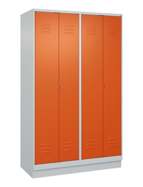 C+P Umkleidespind Classic PLUS, Doppel-Spind, Sockel, 4 Abteile, 1950x1200x500mm, 7035/2004, Zylinderschlösser, 080022-40P S10031