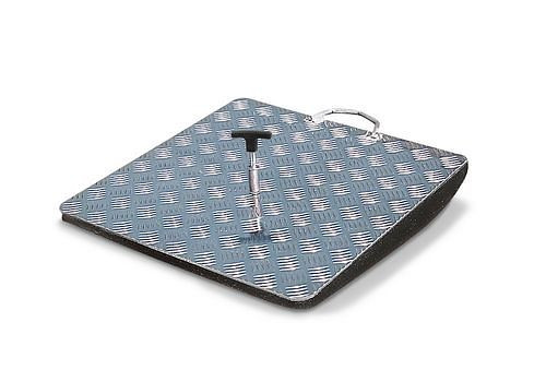 DENIOS Kanalabdeckung aus Aluminiumträgerblech, verriegelbar, 625 x 625 mm, 123502