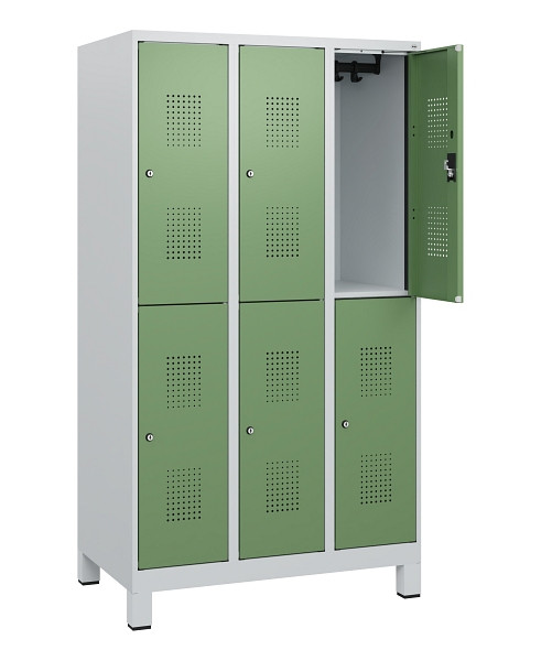 C+P Doppelstöckiger Spind Evolo PLUS, Füße, 6 Fächer, 1630x900x500mm, 7035/6011, Zylinderschloss, 0493105-30 S10037