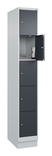 C+P Schließfachschrank Evolo PLUS, mit Sockel, 5 Fächer, 1950x300x500mm, 7035/70, Frontfarbe RAL 7016 Anthrazitgrau, 049020-105 S10012