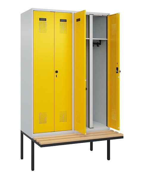 C+P Schwarz-Weiß-Spind Evolo PLUS, Bank, 4 Abteile, 2120x1200x815mm, 7035/1023, Drehriegel, Sitzfläche Holz, 0490427-40 S10001