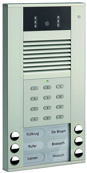 TCS Video-Außenstation mit 130-Grad-Kamera Serie AVE mit 6 Klingeltasten (rechts-/linksbündig) mit integriertem Codeschloss, AP silber, AVE54063-0010