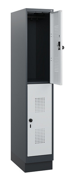 C+P Doppelstöckiger Spind Evolo PLUS, Sockel, 2 Fächer, 1630x300x500mm, 7016/703, Drehriegel, 0493205-10 S10017