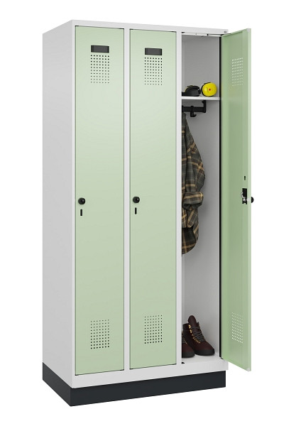 C+P Spind Evolo PLUS, mit Sockel, 3 Abteile, 1950x900x500mm, 9016/6019, Verschluss Drehriegel, Ablageböden 3, 049020-30 S10019