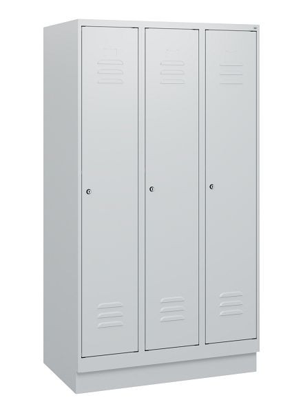 C+P Umkleidespind Classic PLUS, Sockel, 3 Abteile, 1630x900x500mm, 7035/7035, Zylinderschlösser, 0800205-30 S10024