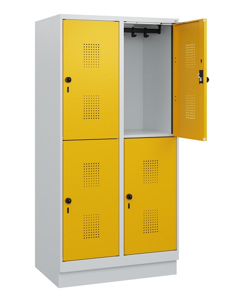 C+P Doppelstöckiger Spind Evolo PLUS, Sockel, 4 Fächer, 1630x800x500mm, 7035/100, Drehriegel, 0493205-22 S10000