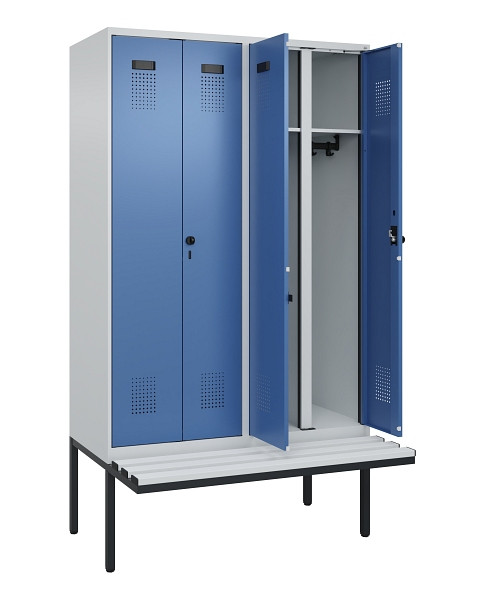 C+P Schwarz-Weiß-Spind Evolo PLUS, Bank, 4 Abteile, 2120x1200x815mm, 7035/5023, Drehriegel, Material Sitzfläche Kunststoff, 0490427-40 S10062