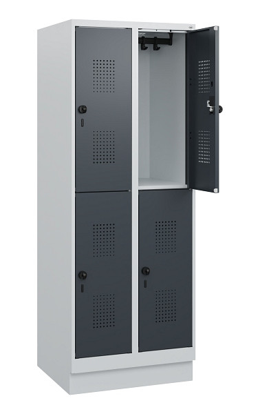 C+P Doppelstöckiger Spind Evolo PLUS, Sockel, 4 Fächer, 1630x600x500mm, 7035/701, Drehriegel, 0493205-20 S10012