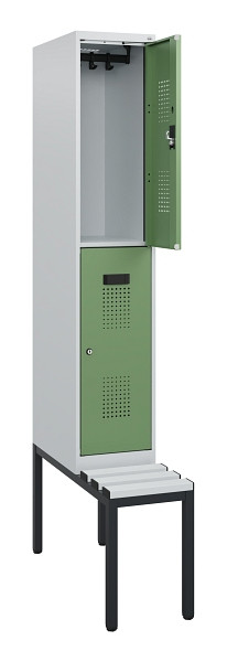 C+P Doppelstöckiger Spind Evolo PLUS, Bank, 2 Fächer, 1950x300x815mm, 7035/6011, Zylinderschloss, Sitzfläche Kunststoff, Sitzbank, 0493505-10 S10145