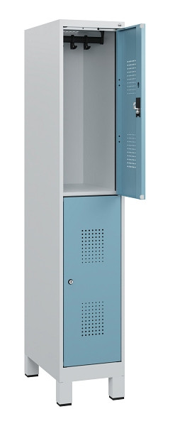 C+P Doppelstöckiger Spind Evolo PLUS, Füße, 2 Fächer, 1630x300x500mm, 7035/0010, Zylinderschloss, 0493105-10 S10035