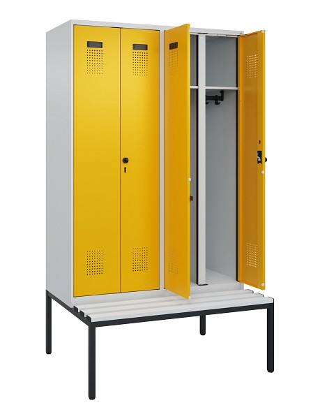 C+P Schwarz-Weiß-Spind Evolo PLUS, Bank, 4 Abteile, 2120x1200x815mm, 7035/1004, Drehriegel, Sitzfläche Kunststoff, Sitzbank, 0490527-40 S10054