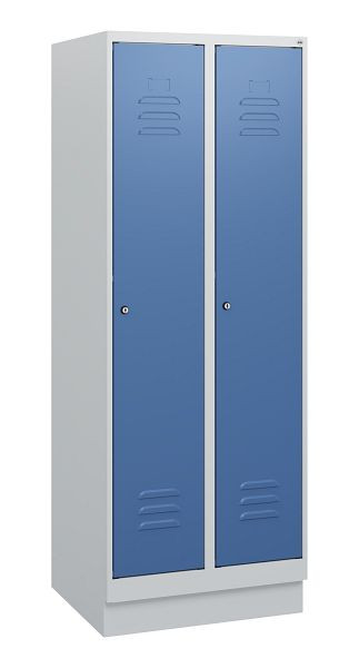 C+P Umkleidespind Classic PLUS, Sockel, 2 Abteile, 1630x600x500mm, 7035/5023, Zylinderschlösser, 0800205-20 S10020