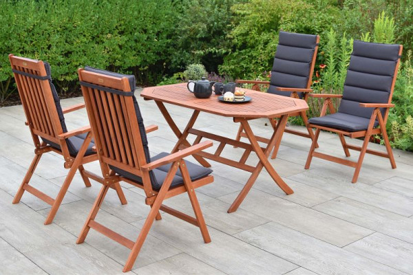 Merxx Vitoria Set 9-teilig, 4 Vitoria Klappsessel, 4 Auflagen grau, mehrfach abgesteppt, 1 Klapptisch 135x 85 cm, FSC Eukalyptusholz, 50068-800