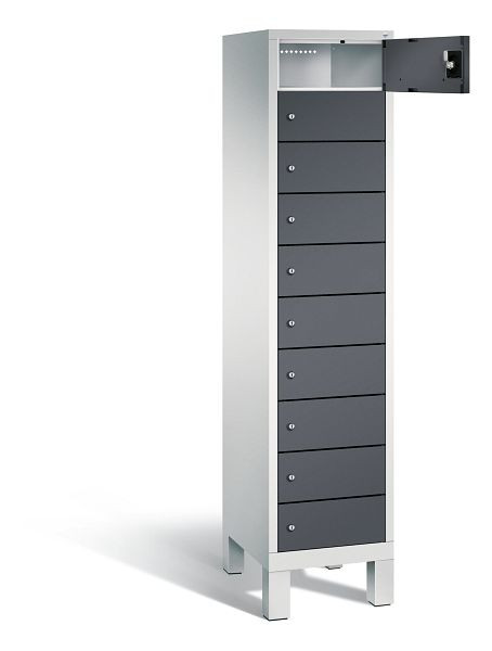 C+P Schließfachschrank Evolo, H1850xB420xT500mm, Farbe: Lichtgrau / Schwarzgrau, mit Steckdosenleiste, 48010-1210 S10106