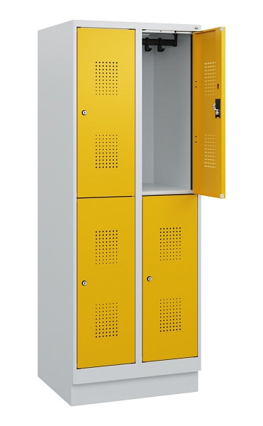C+P Doppelstöckiger Spind Evolo PLUS, Sockel, 4 Fächer, 1630x600x500mm, 7035/100, Zylinderschloss, 0493205-20 S10019