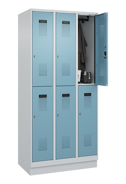 C+P Doppelstöckiger Spind Evolo PLUS, mit Sockel, 6 Fächer, 1950x900x500mm, 7035, Frontfarbe 2406015 RDS Architekturblau, Zylinderschloss, 049320-30 S10036