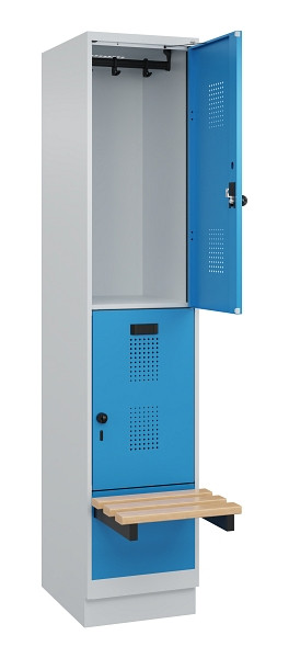 C+P Doppelstock-Spind Evolo PLUS, Bank, 2 Fächer, 1950x400x815mm, 7035/5012, Drehriegel, Sitzfläche Buche-Hartholz, mit Sockel, 049340-12 S10007