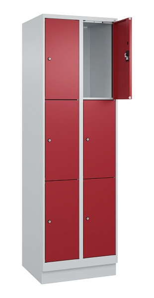 C+P Schließfachschrank Evolo PLUS, mit Sockel, 6 Fächer, 1950x600x500mm, 7035/30, Frontfarbe RAL 3003 Rubinrot, 049020-203 S10004