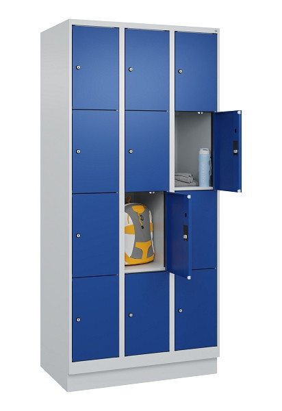 C+P Schließfachschrank Evolo PLUS, mit Sockel, 12 Fächer, 1950x900x500mm, 7035/5, Frontfarbe RAL 5010 Enzianblau, 049020-304 S10006
