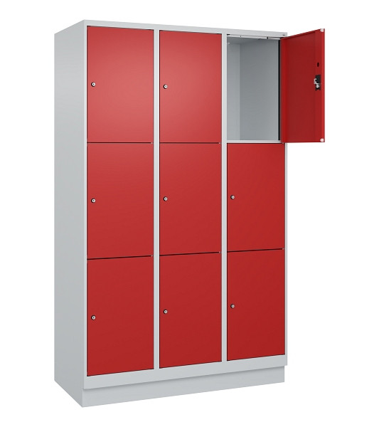 C+P Schließfachschrank Evolo PLUS, mit Sockel, 9 Fächer, 1950x1200x500mm, 7035/3, Frontfarbe RAL 3000 feuerrot, 049020-323 S10003