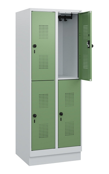 C+P Doppelstöckiger Spind Evolo PLUS, Sockel, 4 Fächer, 1630x600x500mm, 7035/601, Drehriegel, 0493205-20 S10010