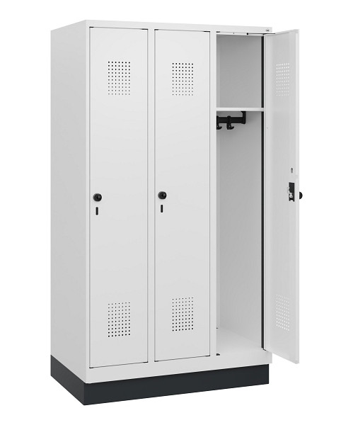 C+P Spind Evolo PLUS, Sockel, 3 Abteile, 1630x900x500mm, 9016/9016, Drehriegel, 0490205-30 S10023