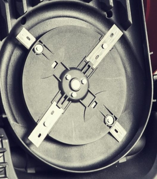 AL-KO Messerteller für Robolinho® 300 E, 500 E,I,W (bestehend aus 1 Messerscheibe mit 2 Schneidmessern und 2 Ausräummessern), 127466