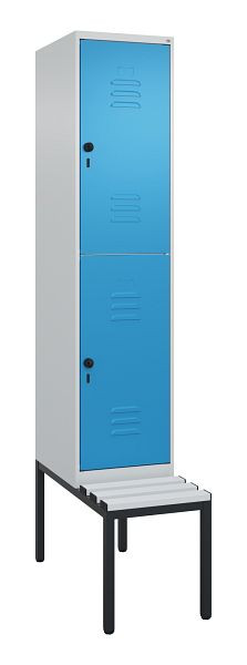 C+P Doppelstöckiger Spind Classic PLUS, Bank, 2120x400x815mm, 7035/5012, Drehriegel, mit untergebauter Sitzbank, 0803507-12 S10109