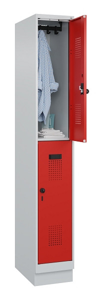 C+P Doppelstöckiger Spind Evolo PLUS, mit Sockel, 2 Fächer, 1950x300x500mm, 7035, Frontfarbe RAL 3020 Verkehrsrot, Drehriegel, 049320-10 S10005