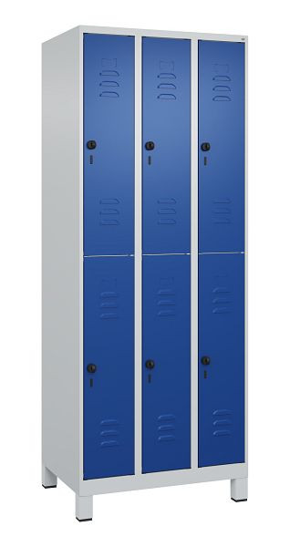 C+P Doppelstöckiger Spind Classic PLUS, Füße, 3 Abteile, 1950x750x500mm, 7035/5010, 080310-39 S10003