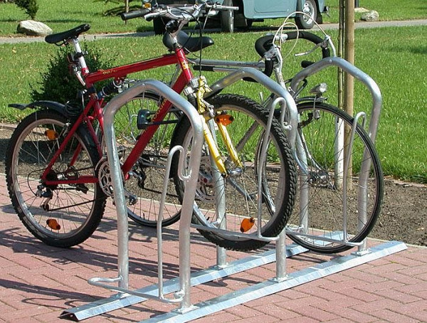 Rasti SOTA Fahrradständer, 3er Stand, Erdbefestigung (zum Einbetonieren), einseitig, abwechselnd hoch/tief, F60118