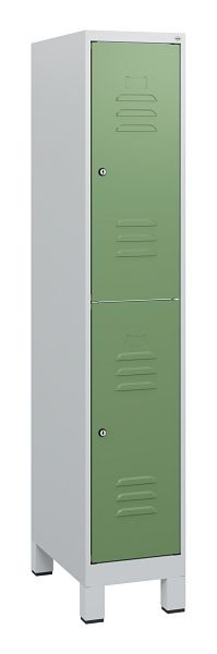 C+P Doppelstöckiger Spind Classic PLUS, Füße, 1630x300x500mm, 7035/6011, Zylinderschlösser, 0803105-10 S10036
