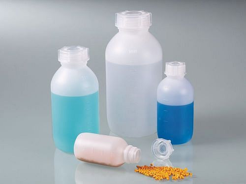 DENIOS Weithalsflasche aus HDPE, mit geprägter Inhaltsskala, 500 ml, VE: 48 Stück, 309699