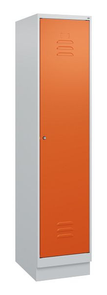 C+P Umkleidespind Classic PLUS mit Mitteltrennwand, Sockel, 1800x400x500mm, 7035/2004, Zylinderschloss, 0800207-12F S10031