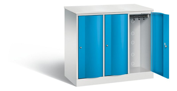 C+P Garderobenschrank Resisto, H1077xB1148xT540mm, Farbe: Lichtgrau / Lichtblau, 8271-372 S10083