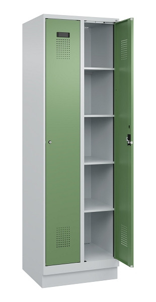 C+P Wäsche-Spind Evolo PLUS, mit Sockel, 2 Abteile, 1950x600x500mm, 7035/6011, Verschluss Zylinderschloss, Ablageböden 8, 049020-20B S10037