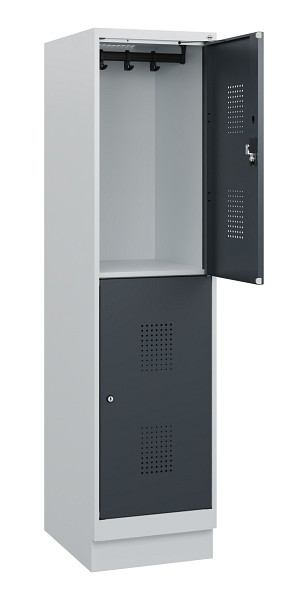 C+P Doppelstöckiger Spind Evolo PLUS, Sockel, 2 Fächer, 1630x400x500mm, 7035/701, Zylinderschloss, 0493205-12 S10039