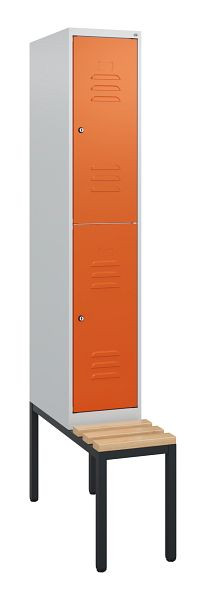 C+P Doppelstöckiger Spind Classic PLUS, 1950x300x815mm, 7035/2004, Zylinderschlösser, Sitzleisten aus Buche, mit untergebauter Sitzbank, 0803505-10 S10122
