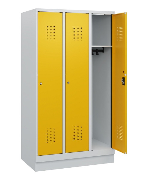 C+P Spind Evolo PLUS, Sockel, 3 Abteile, 1630x900x500mm, 7035/1004, Zylinderschloss, 0490205-30 S10019