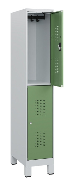 C+P Doppelstöckiger Spind Evolo PLUS, Füße, 2 Fächer, 1630x300x500mm, 7035/6011, Zylinderschloss, 0493105-10 S10037