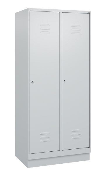 C+P Umkleidespind Classic PLUS mit Mitteltrennwand, Sockel, 2 Abteile, 1800x800x500mm, 7035/7035, Zylinderschlösser, 0800207-22F S10024
