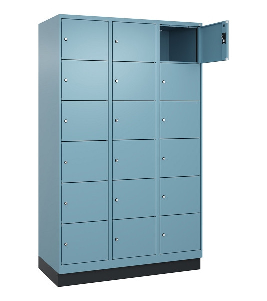 C+P Schließfachschrank Evolo PLUS, mit Sockel, 18 Fächer, 1950x1200x500mm, 0010/2406015 RDS Architekturblau, 049020-326 S10021