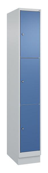 C+P Schließfachschrank Classic PLUS, Sockel, 1950x300x500mm, 7035/5023, mit 3 Fächern, 080020-103 S10005