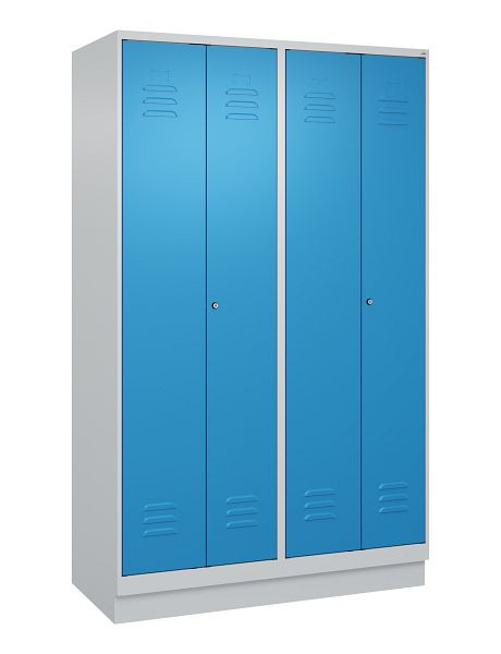 C+P Umkleidespind Classic PLUS, Doppel-Spind, Sockel, 4 Abteile, 1950x1200x500mm, 7035/5012, Zylinderschlösser, 080022-40P S10019