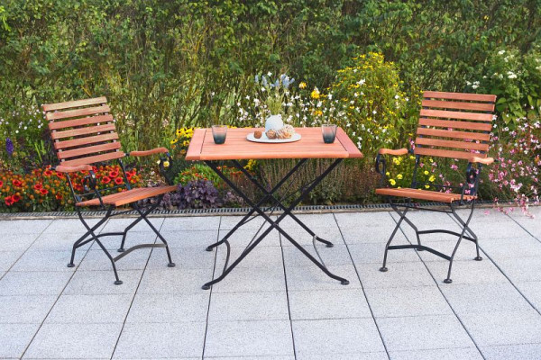 Merxx Schlossgarten Set 3-teilig, 2 Schlossgarten Klappsessel mit hoher Lehne, 1 Klapptisch, 90 x 90 cm, Flachstahl mit FSC Eukalyptus, 50562-217