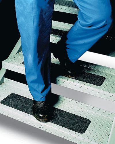 DENIOS Rutschfeste, selbstklebende Bänder, 150 mm breit, schwarz, 137295